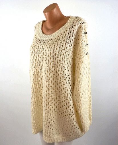 Кремав пуловер с едра плетка и украси по рамене BPC