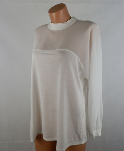 L-XL Красива бяла трикотажна блуза с шифонови ръкави