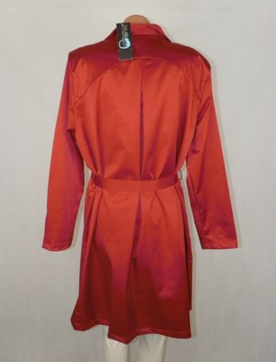 Xl-XXL Червен шлифер от сатен ( с етикет)