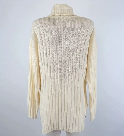 Дълъг кремав пуловер унисекс