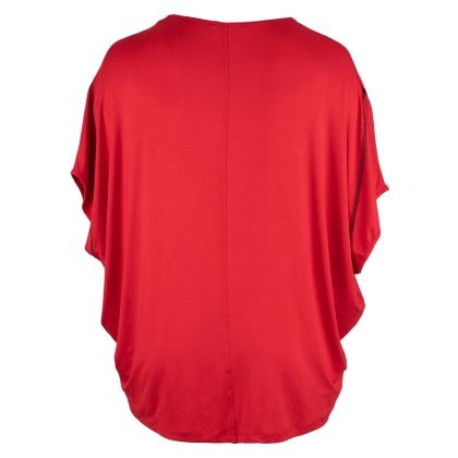 Червена блуза със спуснато рамо