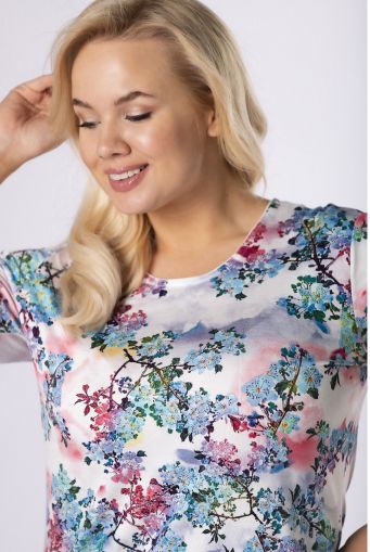 Цветна блузка от вискоза с цветя