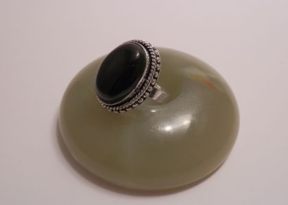 Посребрен пръстен с голям черен оникс размер 18