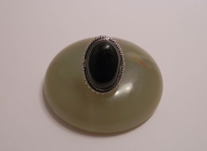 Посребрен пръстен с голям черен оникс размер 18,5