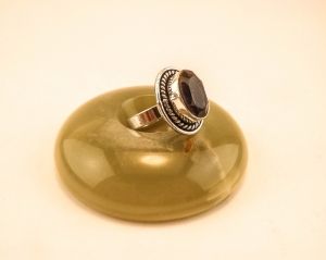 Посребрен пръстен с аметист размер 18