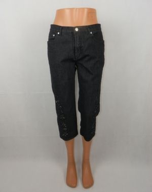 L Интересен джинсов еластичен  панталон с бродерии и перфорации