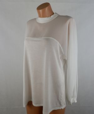L-XL Красива бяла трикотажна блуза с шифонови ръкави