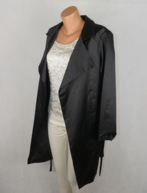 XL Черен шлифер от сатен