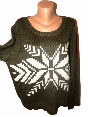 XXL Маслено зелен пуловер с интересна рисунка