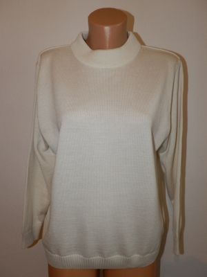 XL Кремав вълнен пуловер