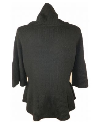L-XL Плътен вълнен черен пуловер с интересен дизайн