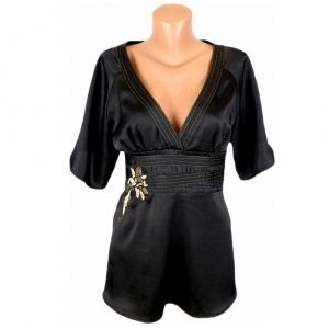 Черна блуза от сатен с бродерии VILA