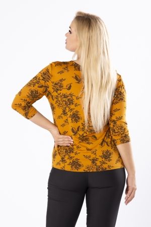 Блуза в цвят охра с цветя от вискоза