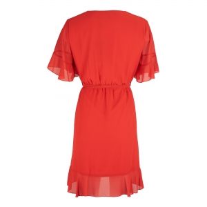Червена рокля с волани